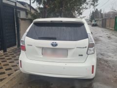 Photo of the vehicle Toyota Prius v (+)