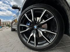 Photo of the vehicle BMW X7