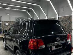 Photo of the vehicle Toyota Land Cruiser