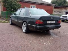 Сүрөт унаа Mercedes-Benz W124