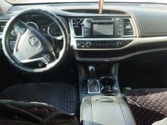 Сүрөт унаа Toyota Highlander