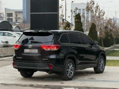 Photo of the vehicle Toyota Highlander