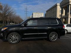 Photo of the vehicle Lexus LX