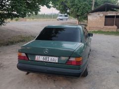 Сүрөт унаа Mercedes-Benz W124