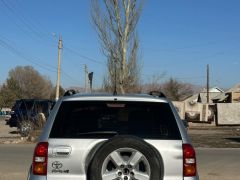 Сүрөт унаа Toyota RAV4