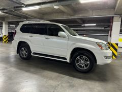 Photo of the vehicle Lexus GX