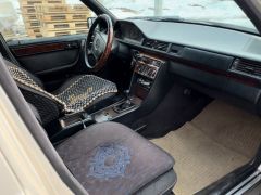 Photo of the vehicle Mercedes-Benz W124