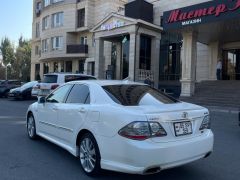 Photo of the vehicle Toyota Crown