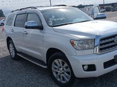 Сүрөт унаа Toyota Sequoia