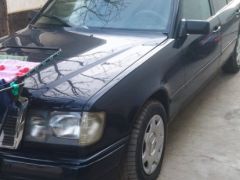 Сүрөт унаа Mercedes-Benz W124