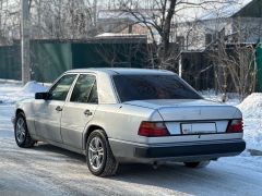 Photo of the vehicle Mercedes-Benz W124