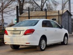 Фото авто BYD E5