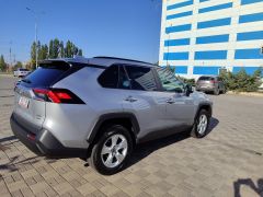 Сүрөт унаа Toyota RAV4