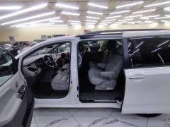 Фото авто Toyota Sienna