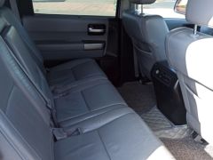 Photo of the vehicle Toyota Sequoia