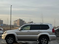 Photo of the vehicle Lexus GX