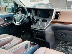 Фото авто Toyota Sienna