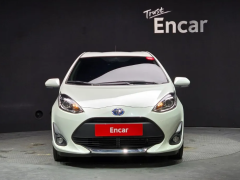 Сүрөт унаа Toyota Prius c