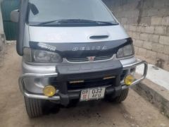 Сүрөт унаа Mitsubishi Delica