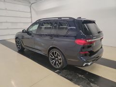 Photo of the vehicle BMW X7