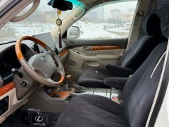 Photo of the vehicle Lexus GX