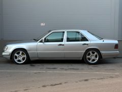 Сүрөт унаа Mercedes-Benz W124