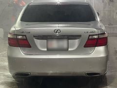 Photo of the vehicle Lexus LS