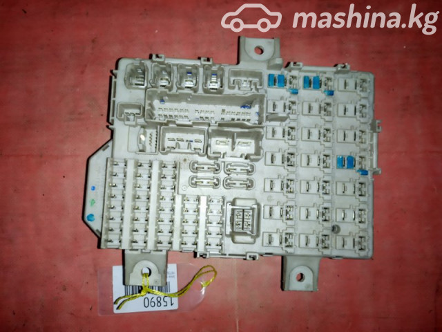 Запчасти и расходники - Блок предохранителей Z28A