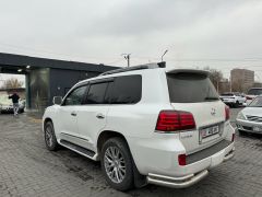 Photo of the vehicle Lexus LX