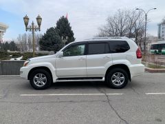 Photo of the vehicle Lexus GX