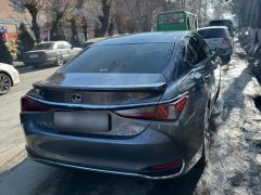 Photo of the vehicle Lexus ES