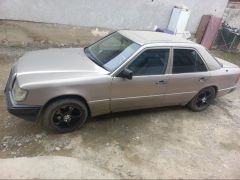 Сүрөт унаа Mercedes-Benz W124