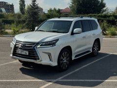 Photo of the vehicle Lexus LX