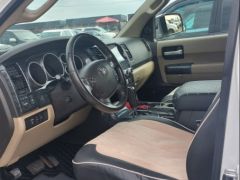 Сүрөт унаа Toyota Sequoia