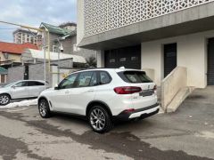 Photo of the vehicle BMW X5