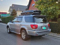 Сүрөт унаа Toyota Sequoia