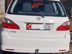 Сүрөт унаа Toyota Avensis Verso