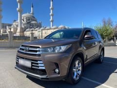 Сүрөт Toyota Highlander  2018