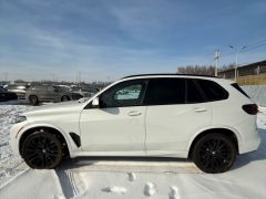 Photo of the vehicle BMW X5