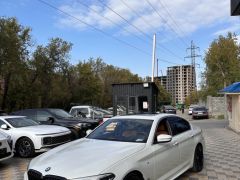 Photo of the vehicle BMW 5 Series