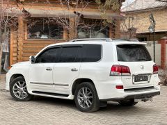 Photo of the vehicle Lexus LX