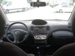 Сүрөт унаа Toyota Yaris Verso