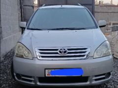 Фото авто Toyota Avensis Verso