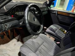 Photo of the vehicle Mercedes-Benz W124