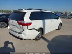 Фото авто Toyota Sienna