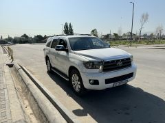 Фото авто Toyota Sequoia