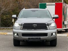 Сүрөт унаа Toyota Sequoia