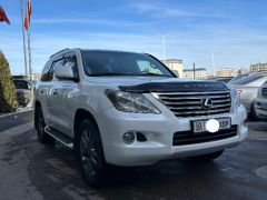 Photo of the vehicle Lexus LX