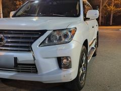 Photo of the vehicle Lexus LX