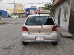 Сүрөт унаа Toyota Vitz